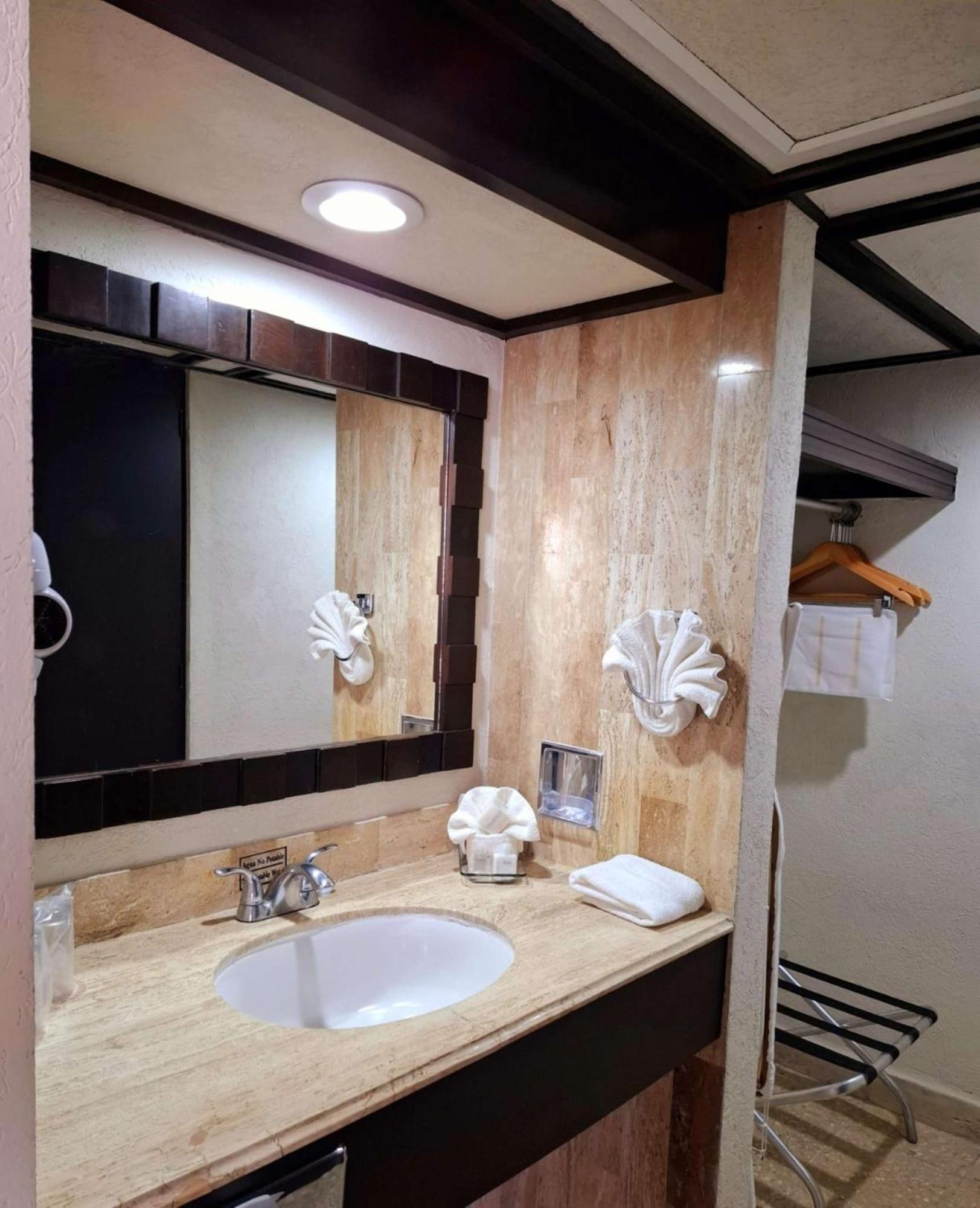 Best Western Hotel Posada Freeman Zona Dorada Mazatlan Bagian luar foto